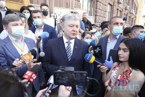 Порошенко обвинил Офис президента в политическом преследовании
