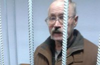 Суд выпустил из СИЗО 72-летнего пенсионера, которого обвиняют в "нападении на "Беркут"
