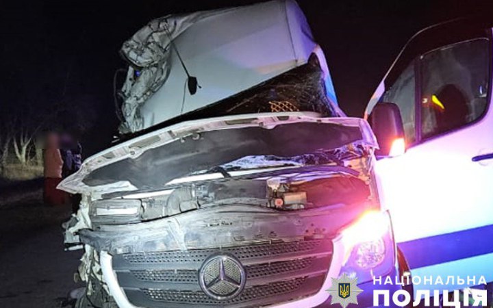 На Полтавщині маршрутка зіткнулася з вантажівкою, 1 людина загинула