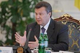 Янукович уволит Ежеля, пока "петух, как говорят, не прокукарекает"