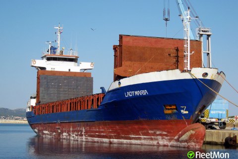 Біля Керченської протоки зіткнулися два вантажні судна