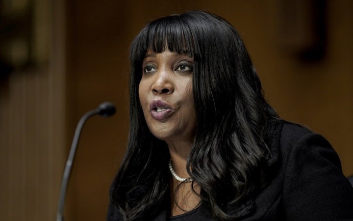 Трамп заявив, що звільняє членкиню Ради керуючих ФРС Лізу Кук. Посадовиця каже, що президент не має на це повноважень