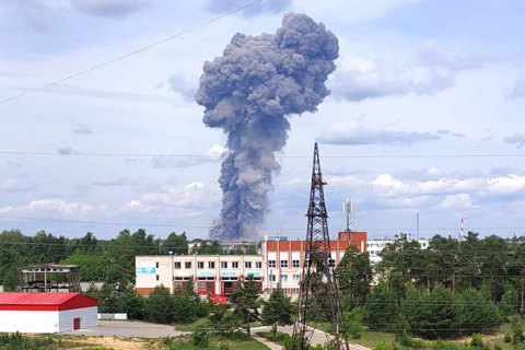 На Урале в РФ загорелся цех по переработке пороха 