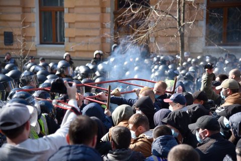 Під Адміністрацією президента відбулися зіткнення між "Нацкорпусом" і поліцією