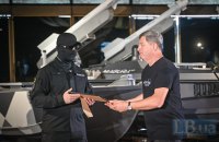 ГУР передали Національному музею історії України у Другій світовій війні макети морських дронів