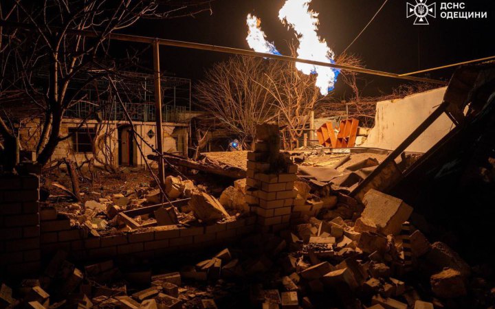 На Одещині російський дрон упав на дах приватного будинку, є пошкодження