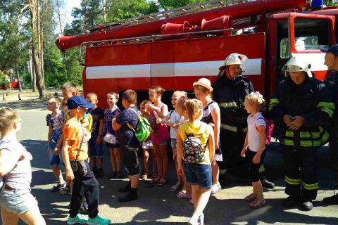 В Киевской области эвакуировали учеников школы из-за сообщения об утечке газа