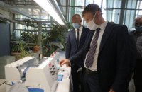 Шмигаль відвідав українське підприємство, що розробляє апарати ШВЛ за швейцарською технологією