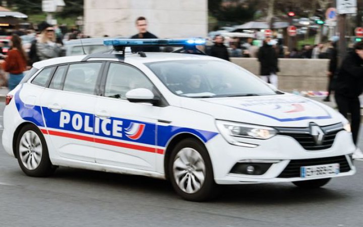 Під Парижем підліток на мотоциклі загинув після зіткнення з поліцейським авто
