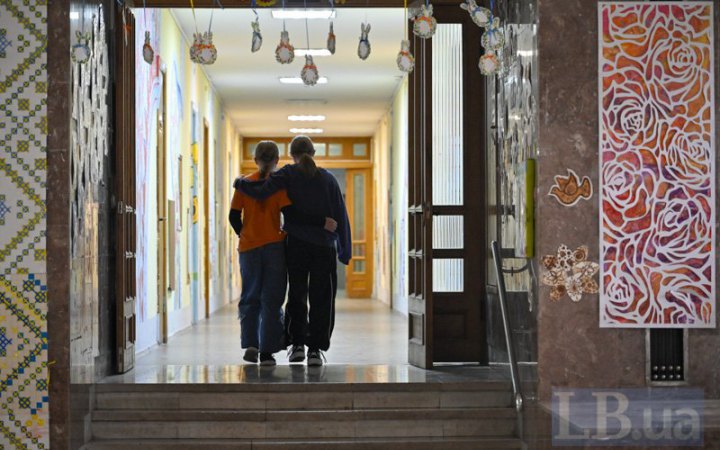 Із Криму повернули двох молодих українців