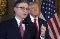 Спікер Джонсон визнав, що Трамп "тролить" демократів історіями про свій третій термін