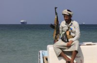 Поблизу берегів Ємену у комерційне судно влучила ракета