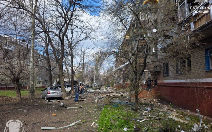 Росіяни вдарили "шахедом" по багатоповерхівці у Краматорську на Донеччині
