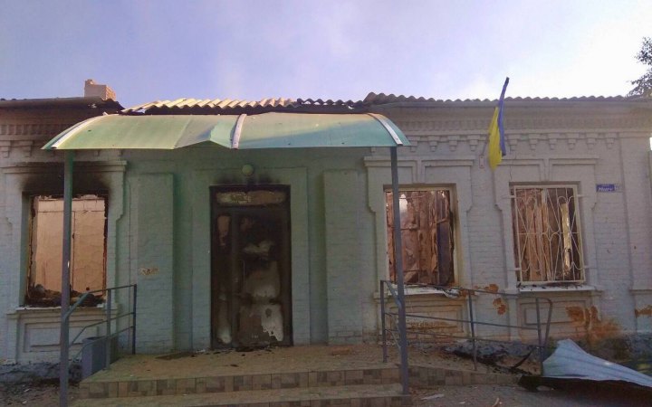 У Запорізькій області через ворожі обстріли згоріла сільська рада, відомо про одну потерпілу, - ОВА