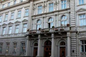 Львовский горсовет подал в суд для признания Народной Рады
