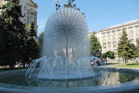 В Киеве запустили 28 городских фонтанов