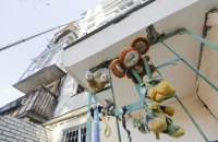 Відмовилися жити на могилах. Уперше в Києві постраждалі отримають гроші замість відбудови зруйнованого житла