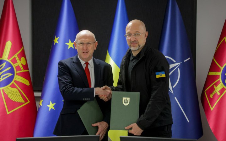 Міністри оборони України та Британії підписали дорожню карту розвитку 100-річного партнерства в оборонній сфері