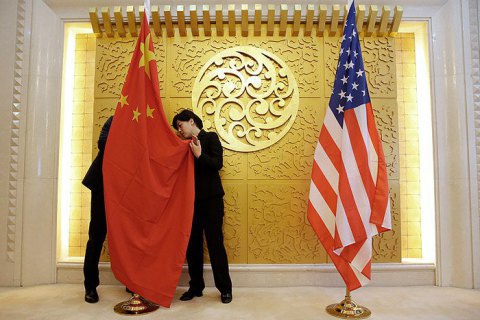 Китай обвинил США в создании "тупиковой ситуации" в двусторонних отношениях