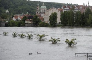 В Праге началась эвакуация населения