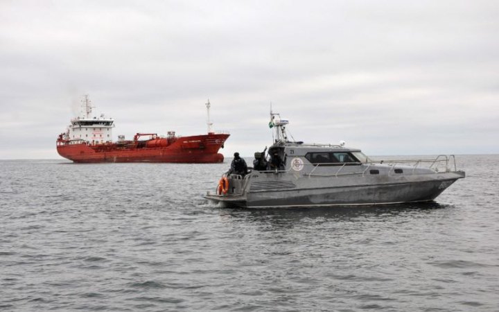 Боррель: РФ заблокувала 50 кораблів з українським зерном