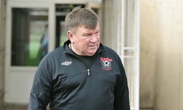 Старейшина тренерского цеха Анатолий Волобуев подал в отставку, не согласившись с решением боссов клуба