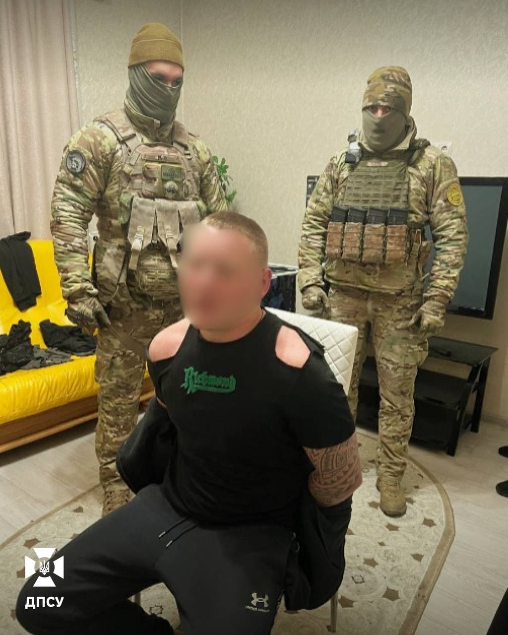 затримання учасників схеми