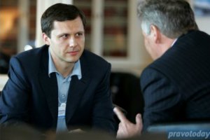 Кабмин назначил проверку министру экологии из-за полета на самолете Онищенко