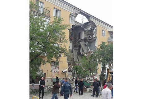 В Волгограде при взрыве бытового газа обрушился подъезд жилого дома (Обновлено)