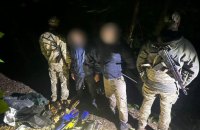 "Нічна мандрівка в ластах": прикордонники затримали двох чоловіків, які хотіли вплав дістатися Молдови