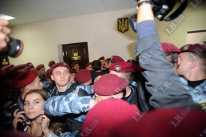 "Репортеры без границ": милиция нарушила права журналистов в суде над Тимошенко