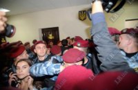 "Репортеры без границ": милиция нарушила права журналистов в суде над Тимошенко
