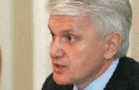 Литвин уверяет, что Рада толкает правительство на сценарий 2004 года
