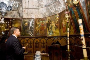 Янукович встречает Рождество в женском монастыре