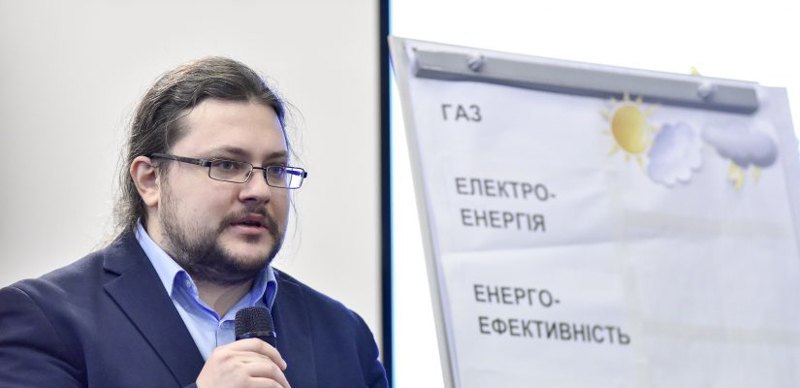 директор з досліджень аналітичного центру DiXi Group Роман Ніцович
