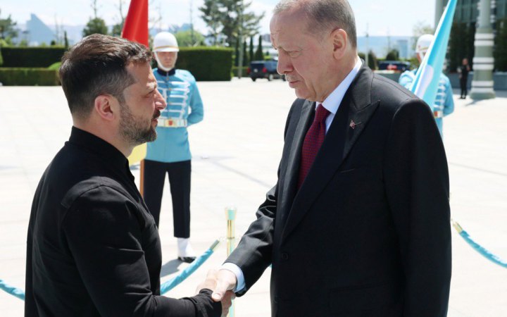 Зеленський відправляє українську делегацію в Стамбул на переговори з росіянами 