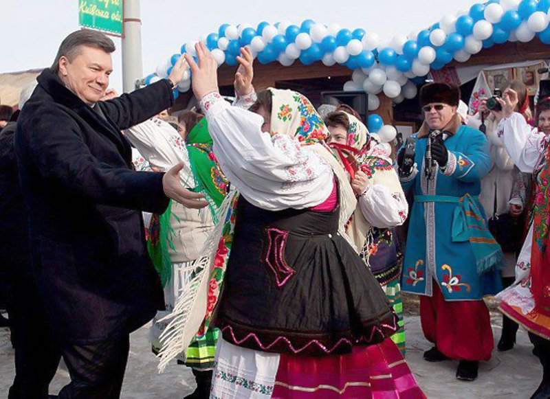 Янукович на святкуванні Масляної