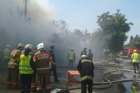 Масштабна пожежа в Києві: в соцмережі пишуть про вибух