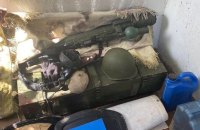 На Київщині знайшли сховок зі зброєю та боєприпасами
