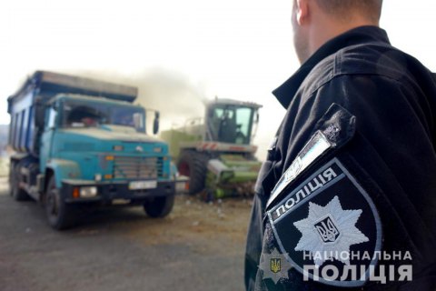 Полиция уничтожила комбайном 89 тысяч кустов конопли с рекордной плантации на Прикарпатье