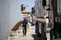 У Смузі Гази на натовп людей перекинулися 4 вантажівки із гумдопомогою: десятки загиблих та поранених