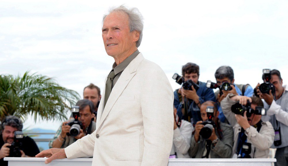 Клінт Іствуд під час фотосесії для свого фільму «Обмін» на Каннському кінофестивалі, 20 травня 2008 року 