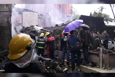 На Филиппинах разбился небольшой самолет, погибли девять человек