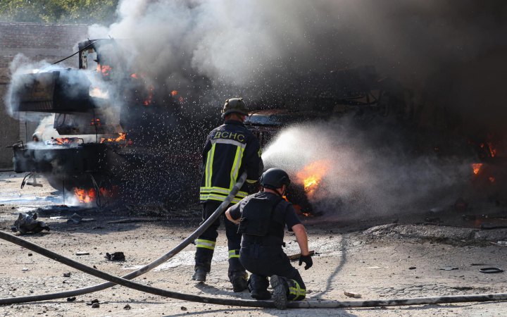 Протягом дня противник безжалісно наносив удари по місту Херсон, - ДСНС