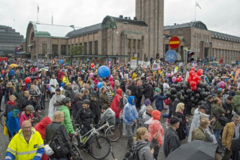 В Хельсинки протестуют более 30 тыс. недовольных экономической политикой правительства