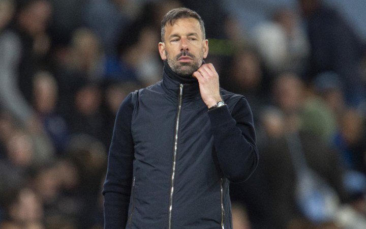 Ван Ністелрой пішов з посади головного тренера «Лестера»