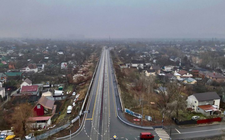 У Києві відкрили рух Подільським мостом