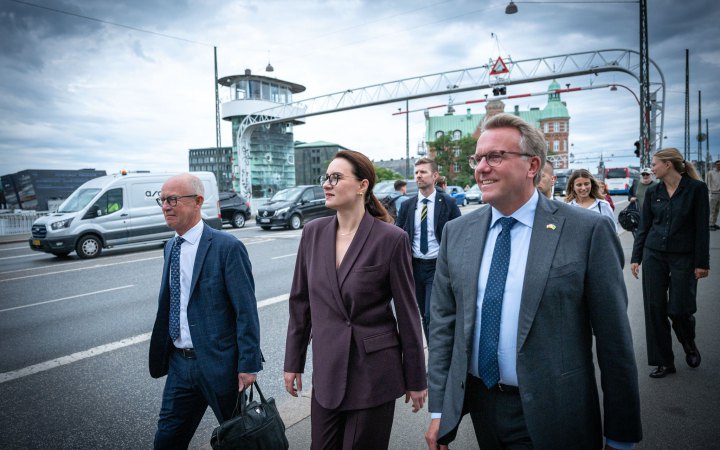 Свириденко розпочала візит до Данії, де обговорять відкриття перших переговорних кластерів для вступу в ЄС