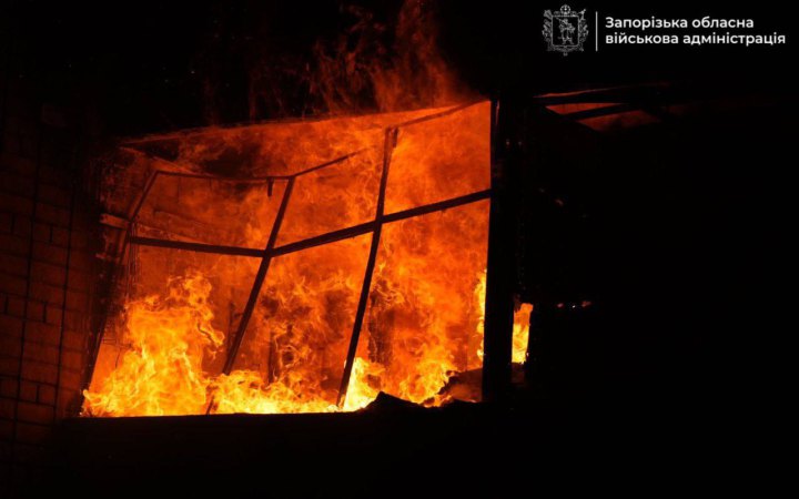 Кількість поранених під час атаки на Запоріжжя зросла до 19. В місті горіли майже 3000 кв.м (доповнено)