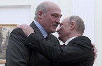 ​У Кремлі повідомили, що Путін не заразився COVID-19 від Лукашенка